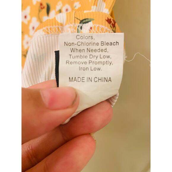 SHEIN Women's Mustard Yellow Floral Short Sleeve Stretch Top, Size Large - Picture 11 of 11